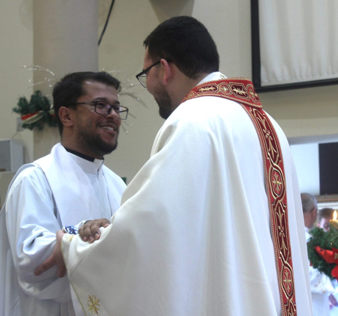 Padre Daniel é ordenado na Matriz Senhor Bom Jesus