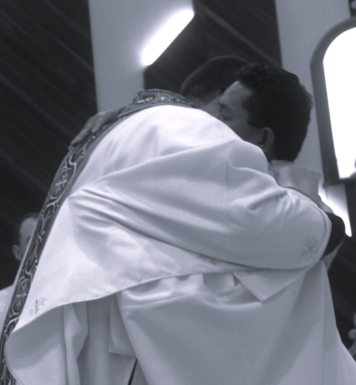 Padre Daniel é ordenado na Matriz Senhor Bom Jesus