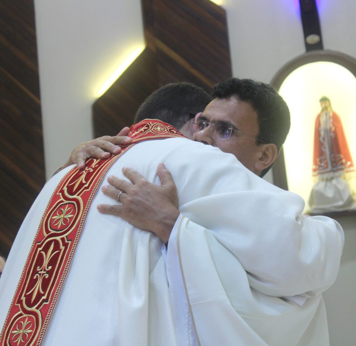 Padre Daniel é ordenado na Matriz Senhor Bom Jesus