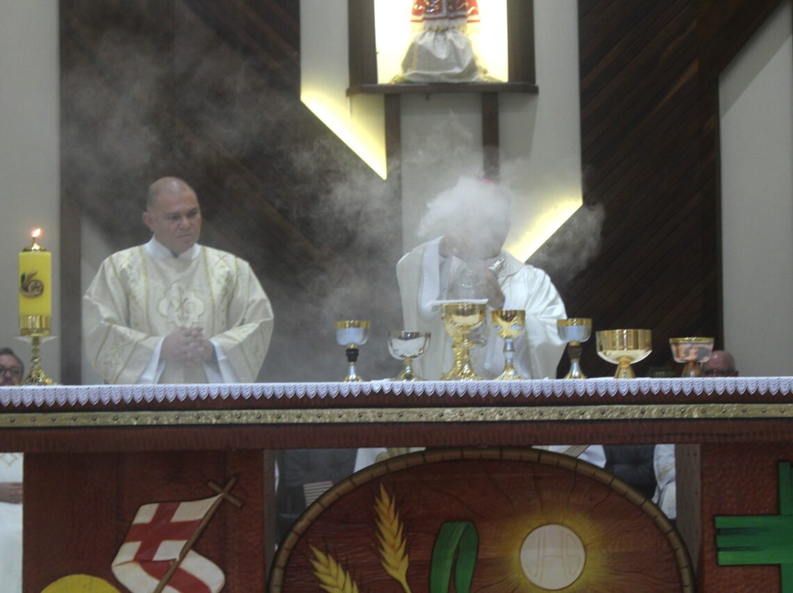 Padre Daniel é ordenado na Matriz Senhor Bom Jesus