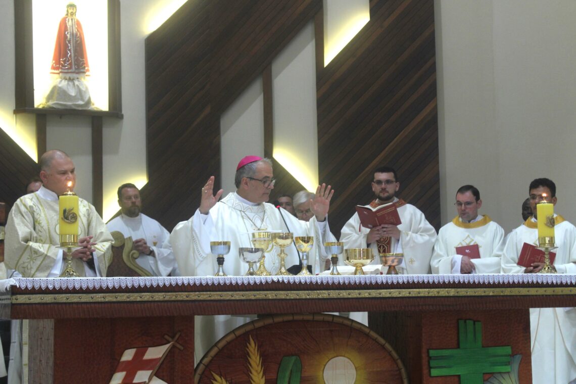 Padre Daniel é ordenado na Matriz Senhor Bom Jesus