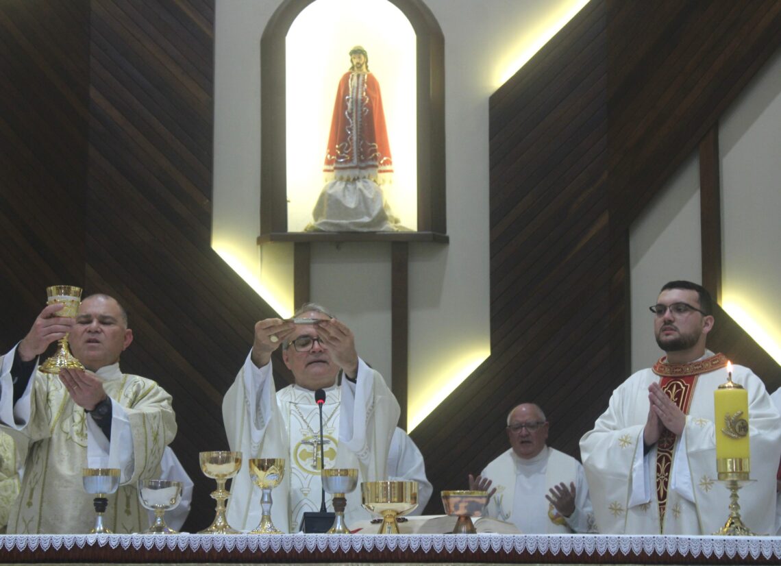 Padre Daniel é ordenado na Matriz Senhor Bom Jesus