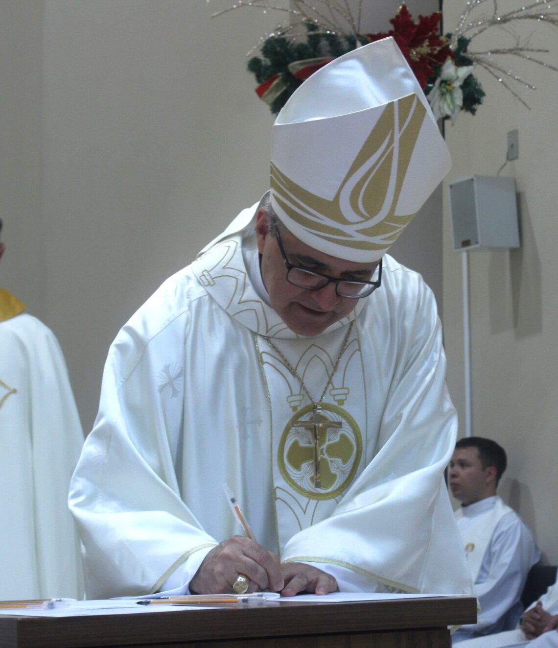 Padre Daniel é ordenado na Matriz Senhor Bom Jesus