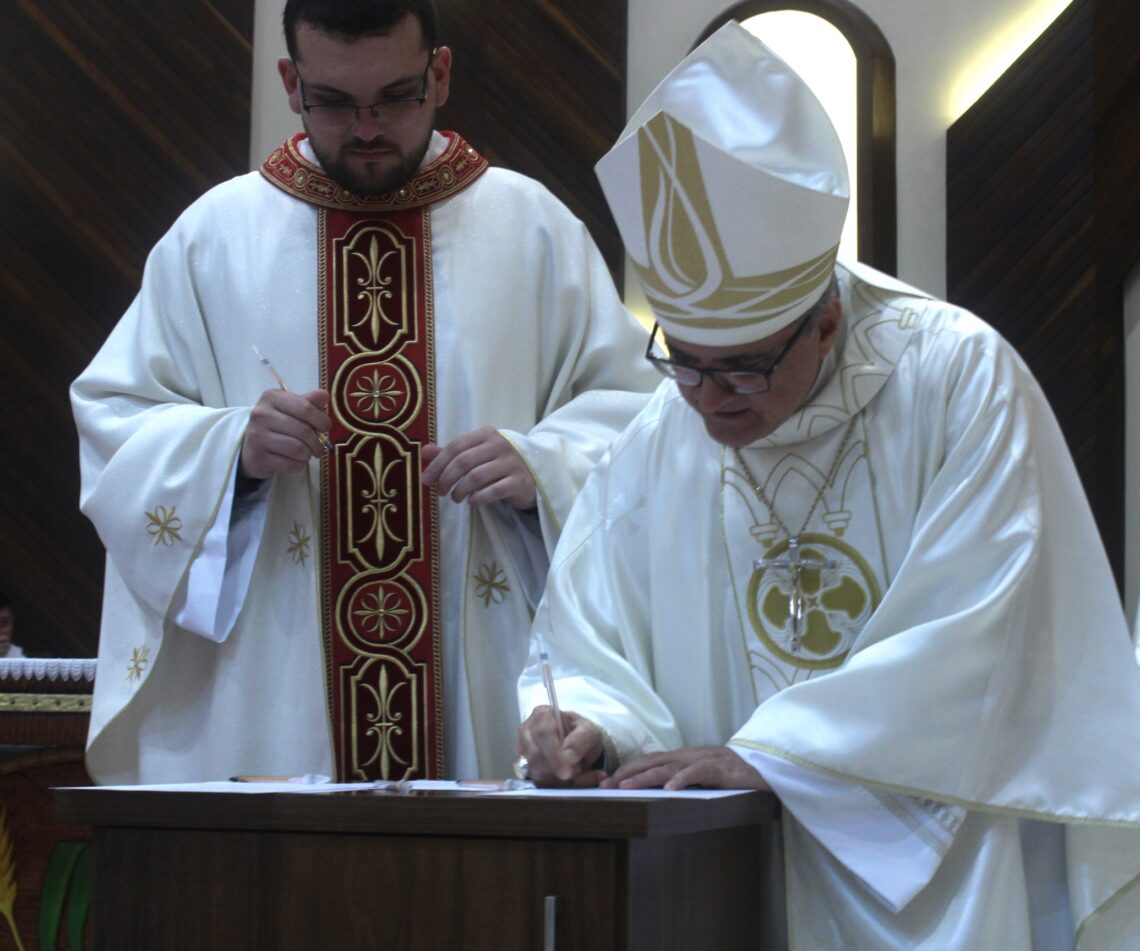 Padre Daniel é ordenado na Matriz Senhor Bom Jesus