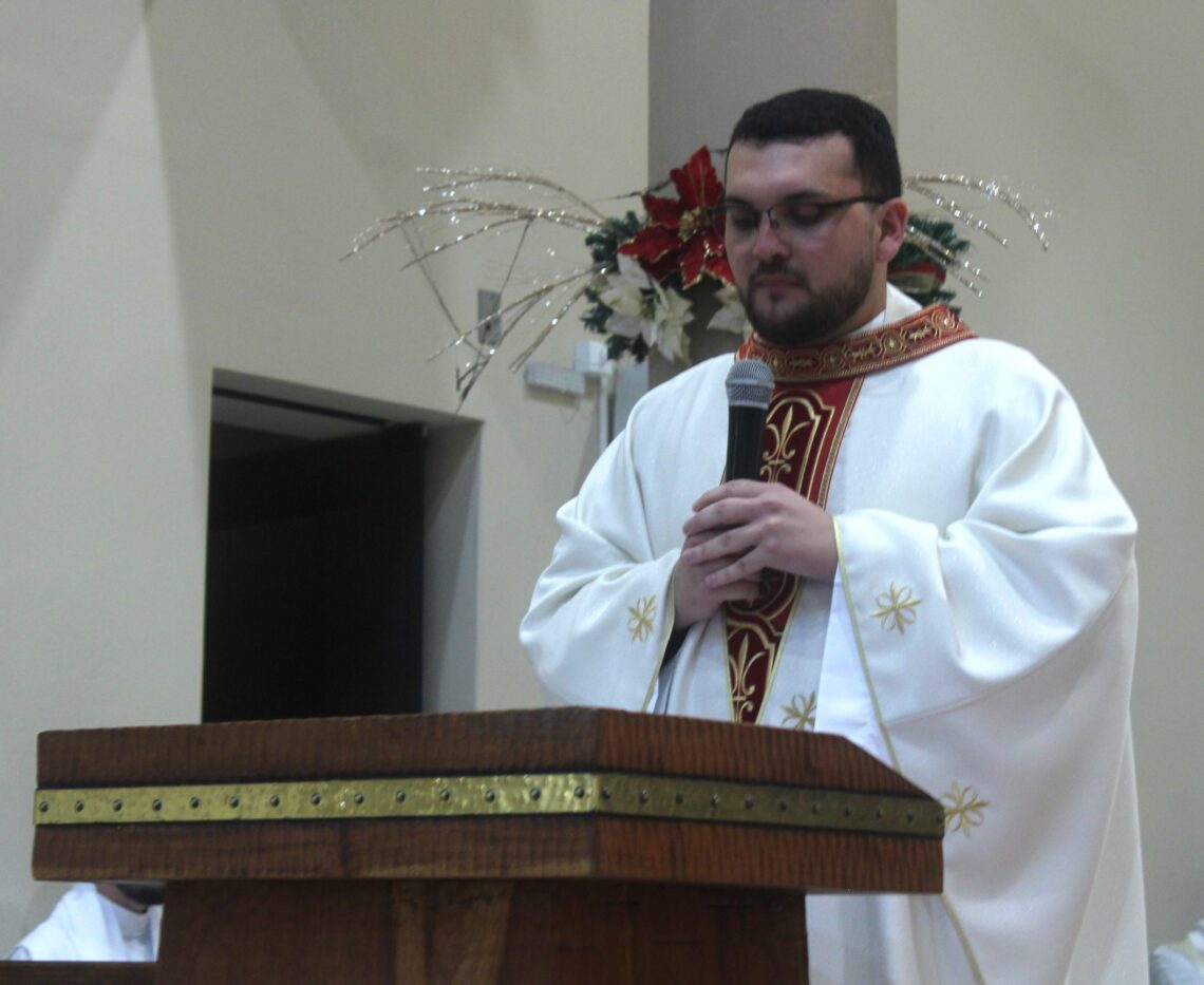 Padre Daniel é ordenado na Matriz Senhor Bom Jesus