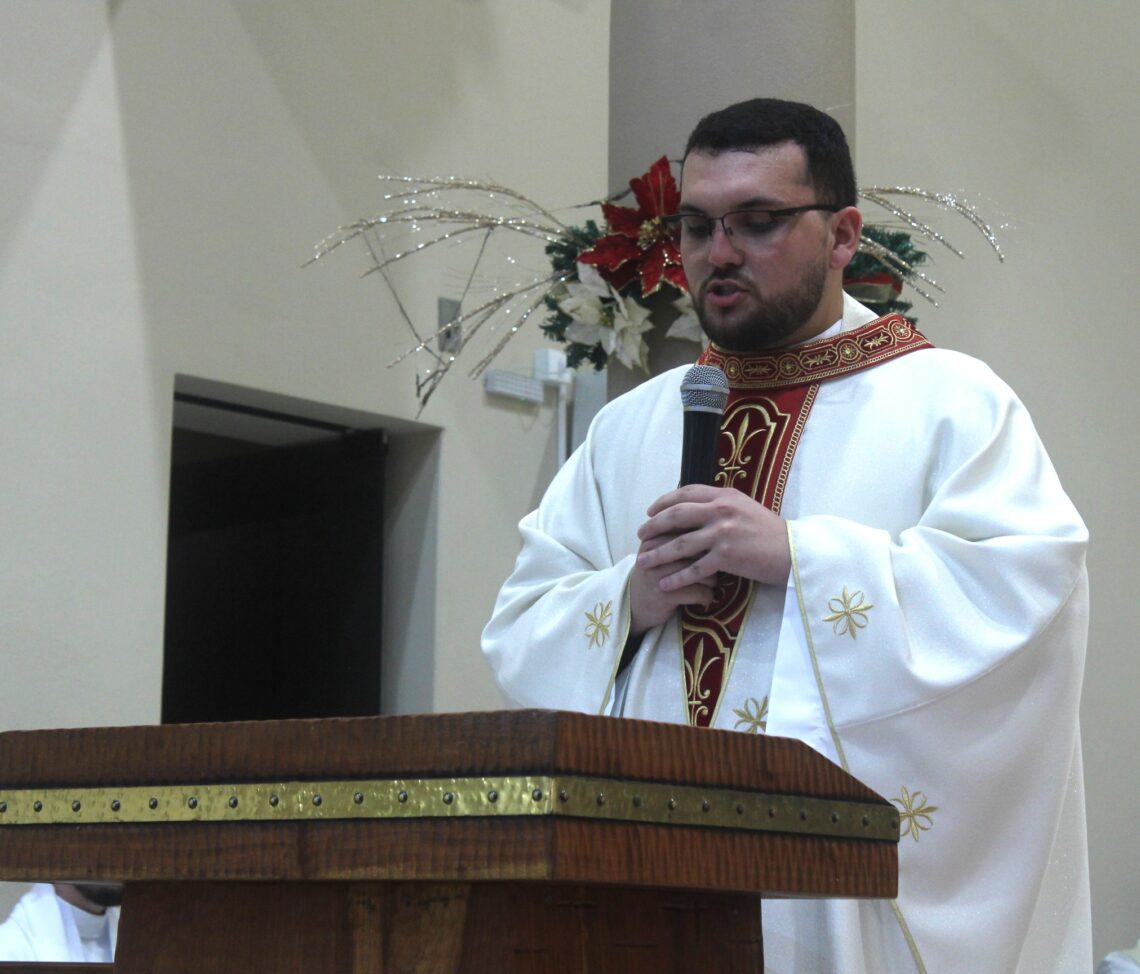 Padre Daniel é ordenado na Matriz Senhor Bom Jesus