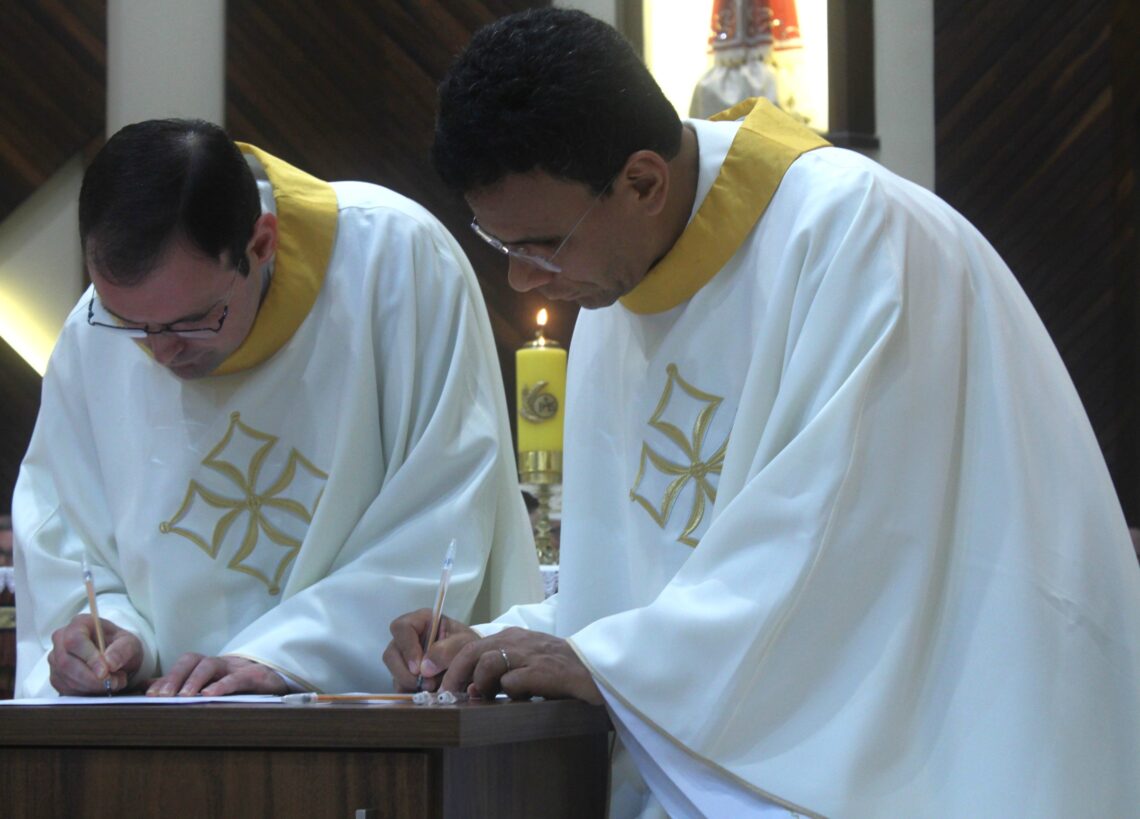 Padre Daniel é ordenado na Matriz Senhor Bom Jesus