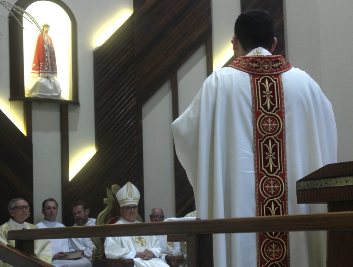 Padre Daniel é ordenado na Matriz Senhor Bom Jesus