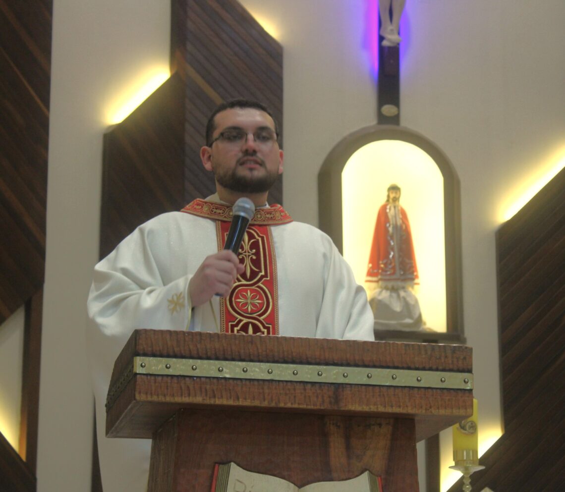 Padre Daniel é ordenado na Matriz Senhor Bom Jesus