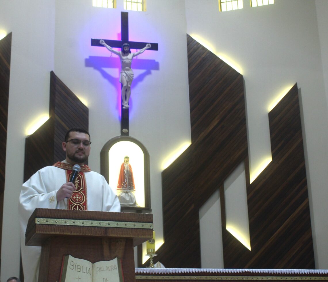 Padre Daniel é ordenado na Matriz Senhor Bom Jesus
