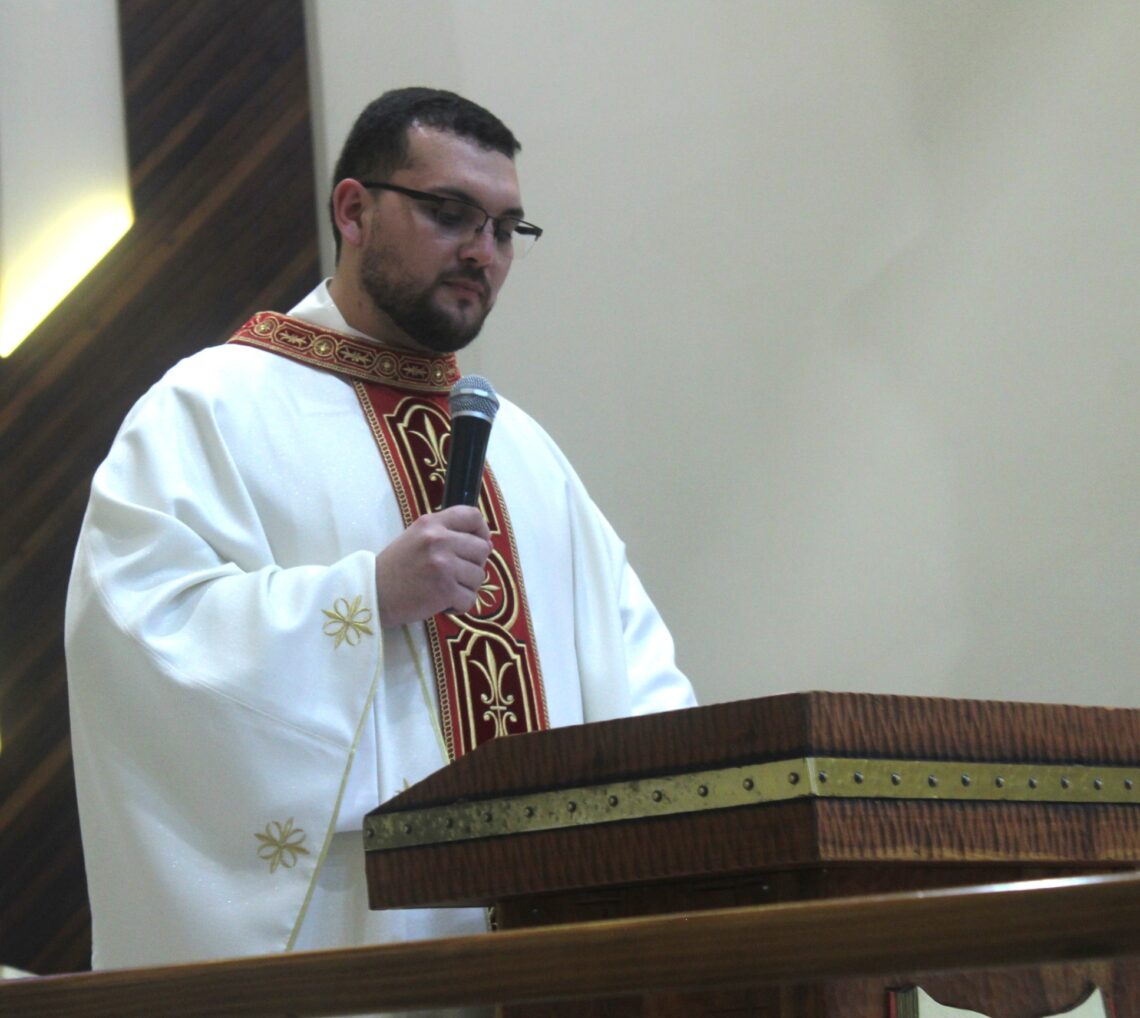 Padre Daniel é ordenado na Matriz Senhor Bom Jesus