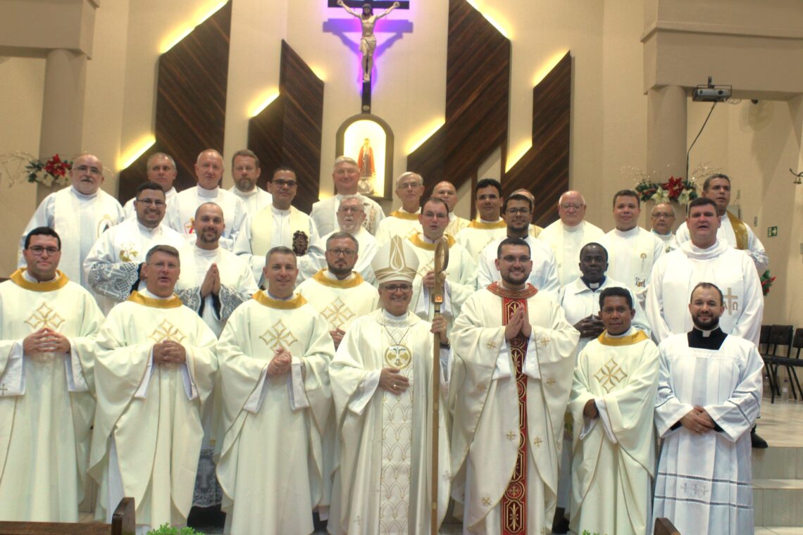 Padre Daniel é ordenado na Matriz Senhor Bom Jesus