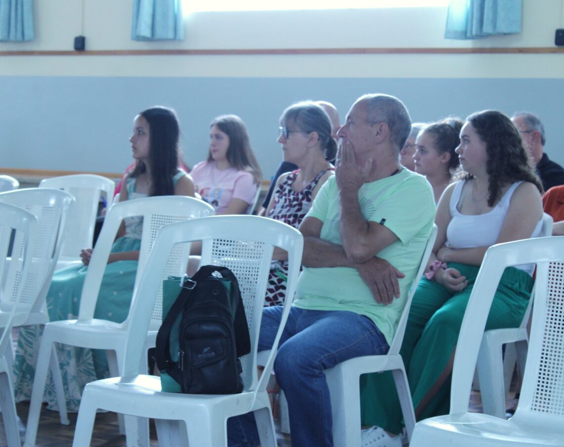 Coordenadores de Mece’s e coroinhas participam de Encontro Diocesano