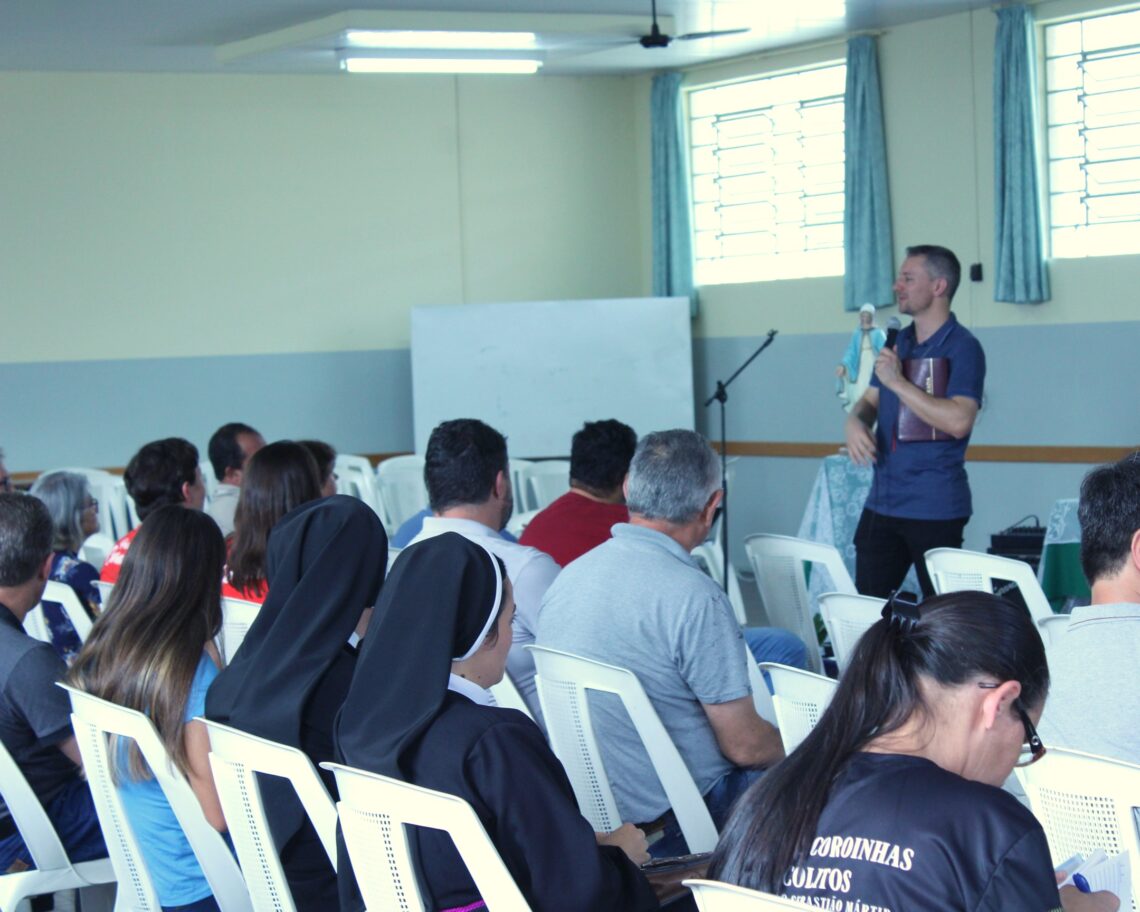 Coordenadores de Mece’s e coroinhas participam de Encontro Diocesano
