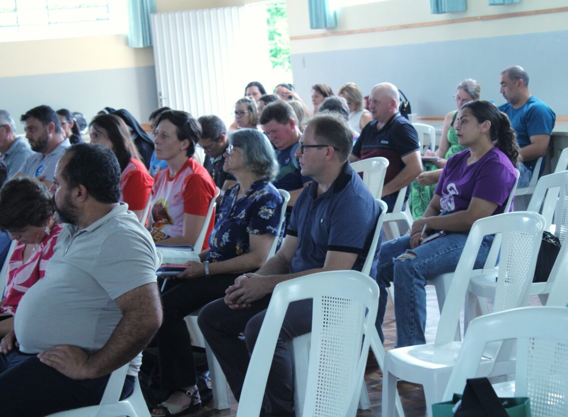 Coordenadores de Mece’s e coroinhas participam de Encontro Diocesano