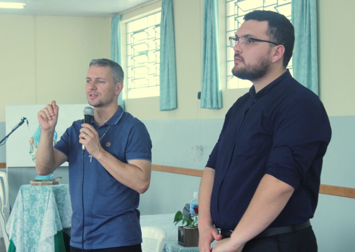Coordenadores de Mece’s e coroinhas participam de Encontro Diocesano
