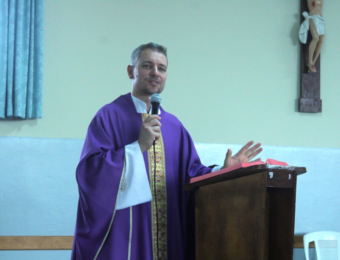 Coordenadores de Mece’s e coroinhas participam de Encontro Diocesano