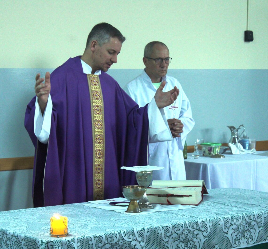 Coordenadores de Mece’s e coroinhas participam de Encontro Diocesano