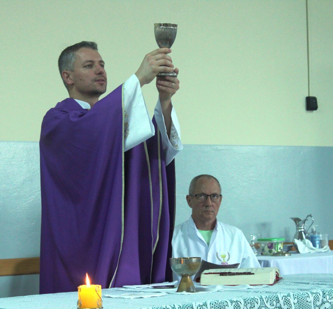 Coordenadores de Mece’s e coroinhas participam de Encontro Diocesano