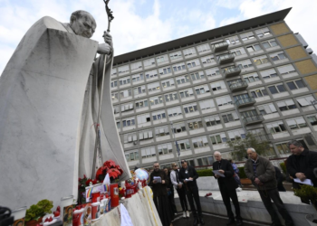 O Papa dormiu bem a noite toda