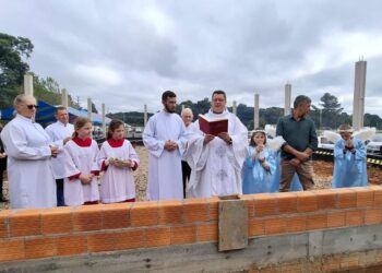Comunidade da Colônia Taquaral celebra lançamento da pedra fundamental da Capela São João Paulo II e Nossa Senhora de Fátima