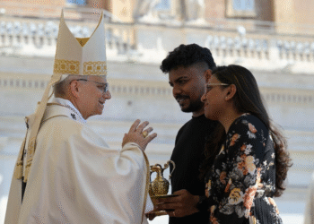 Papa Leão XIV: caminhar com as famílias e ajudá-las a encontrar a fé