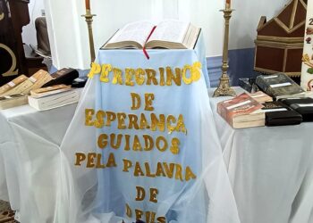 Entrega da Bíblia marca etapa inicial da Catequese no Santuário Nossa Senhora do Rosário