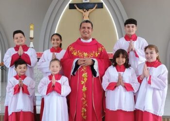 Novos coroinhas são acolhidos na Paróquia São Sebastião