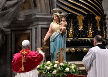 O Papa: consolação é mostrar que a paz é possível. Ouvir o grito dos inocentes