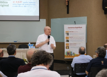 Dom Peruzzo reflete sobre a misericórdia na Amoris Laetitia durante encontro de estudo sinodal