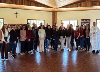 Encontro diocesano reúne secretárias(os) paroquiais em dia de espiritualidade e convivência