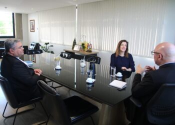 Ministra do STJ, Daniela Teixeira, é recebida em visita de cortesia pelo Secretário-Geral da CNBB