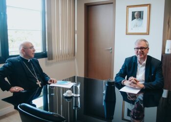 Professor da PUC-Paraná destaca no Senado a impossibilidade de aplicar de norma que proíbe alterações na Bíblia