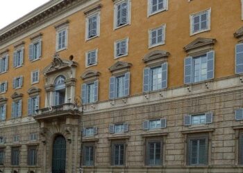 Nota doutrinal sobre os títulos marianos: Mãe do povo fiel, não Corredentora