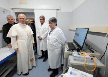 Papa inaugura no Vaticano ambulatório “Mãe da Misericórdia” com serviço gratuito de saúde destinado aos pobres