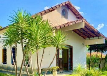 Com energia solar, casa de acolhimento direciona recursos para assistência a pessoas em situação de rua