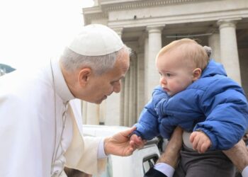 Papa: a Igreja é humana e divina, sinal visível da ação de Cristo na história