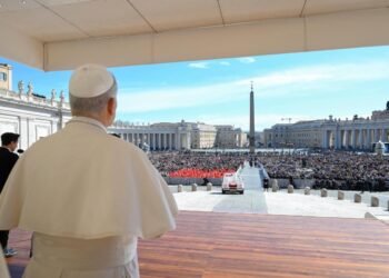 Papa: a Igreja, enquanto comunhão dos fiéis, não pode errar na fé