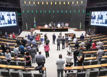 Sessão solene na Câmara destaca urgência da moradia digna e lança apelos da Campanha da Fraternidade 2026