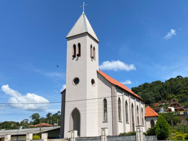 PAROQUIA-MODELO-640x480