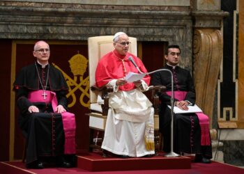 Papa: hoje se busca a paz com armas; é urgente fortalecer o diálogo e o multilateralismo