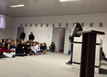 Encontro Sementes de Alegria reúne 108 crianças na Casa de Formação Cristã