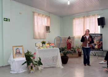 Catequistas iniciantes participam de encontro de formação na paróquia de Rio Azul